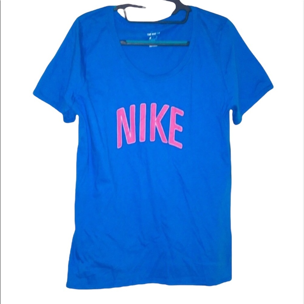 NWT Nike: Medium Blue & Pink Short Sleeve Round Neck Workout Tee